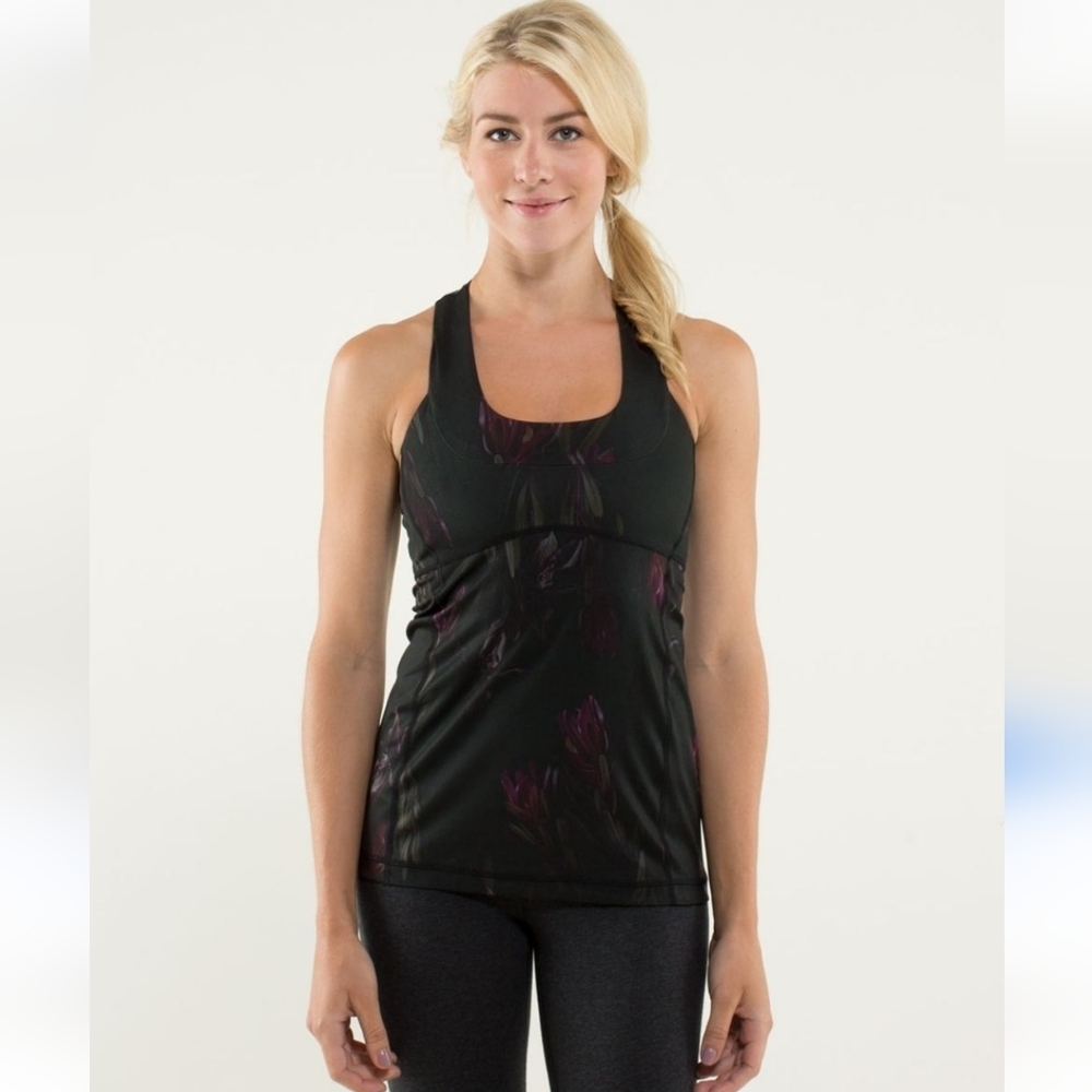 LULLEMON Scoop Neck Midnight Iris‎ Black floral Built in Bra Top Workout Yoga S